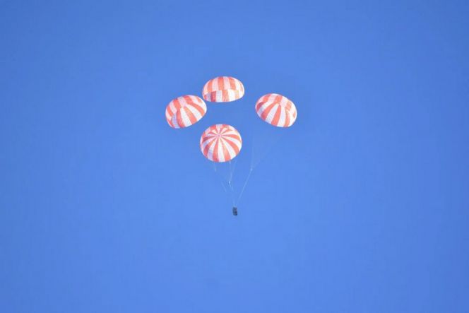 Parasut yang bisa bawa balik astronot ke bumi kini tengah diuji coba