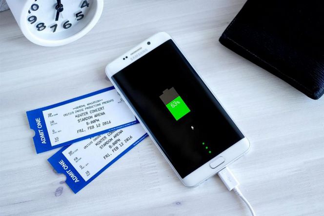 LG sindir fitur fast charging Samsung dengan baterai removable