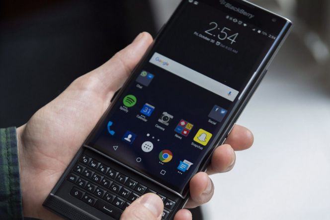 BlackBerry tak ijinkan pemilik Priv gunakan root access
