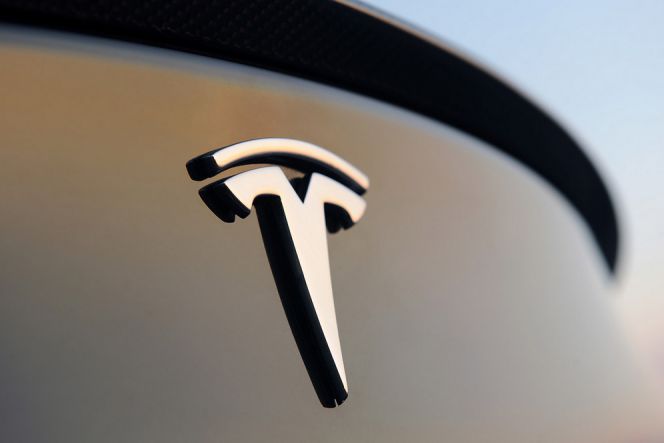 Tesla Motors bakal tolak pembeli berkarakter kurang santun