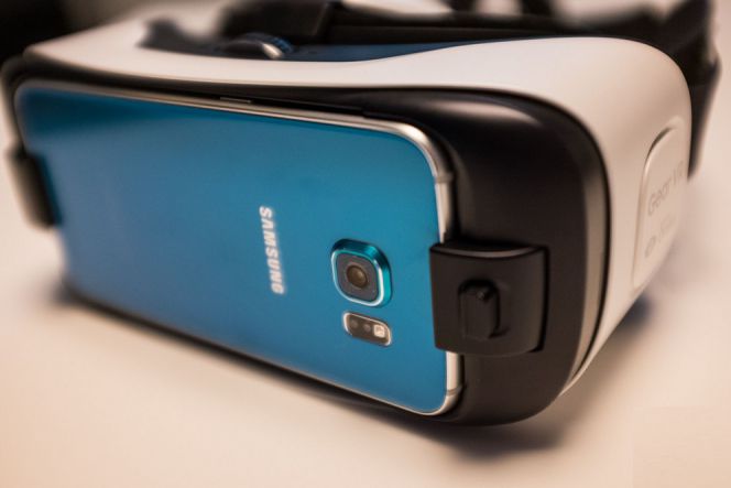 Samsung Gear VR terintegrasi dengan video 360 derajat Facebook