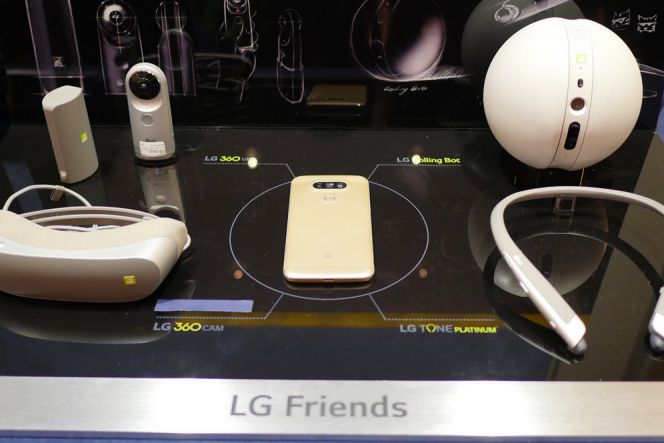 LG G5 hadir di MWC 2016 bersama LG 360 Cam, LG 360 VR dan Rolling Bot