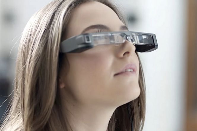 Ramaikan MWC 2016, Epson luncurkan kacamata pintar Moverio BT-300
