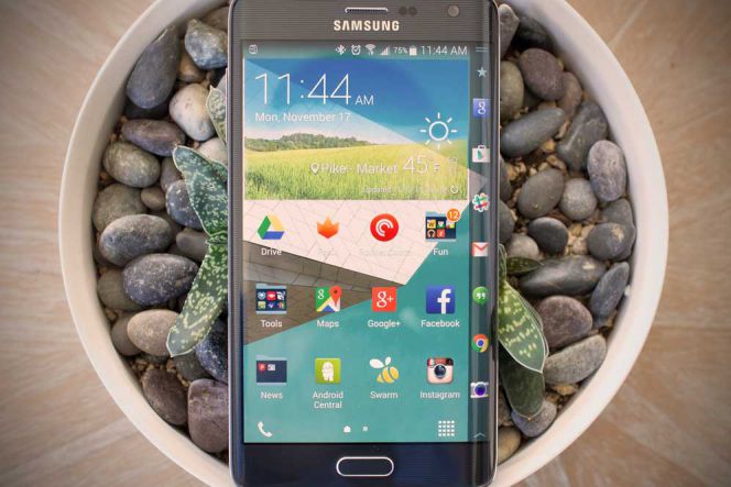 Layar melengkung Samsung bukan didesain tanpa maksud