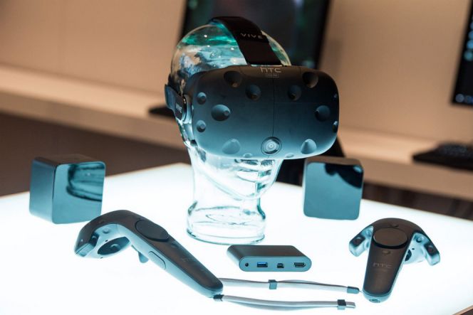 Baru 10 menit, HTC Vive sudah dipesan 15 ribu unit
