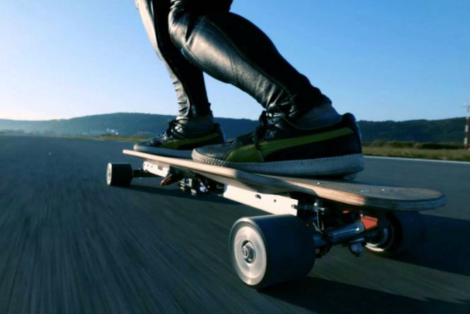 Skateboard elektrik tercepat di dunia mampu melaju hampir 100 Km/jam