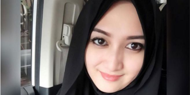  Foto Kecantikan Alami Istri Sahrul Gunawan Sebelum 