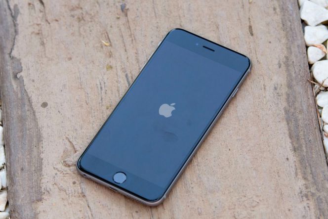 Tahun depan iPhone miliki layar menakjubkan seperti ponsel Samsung