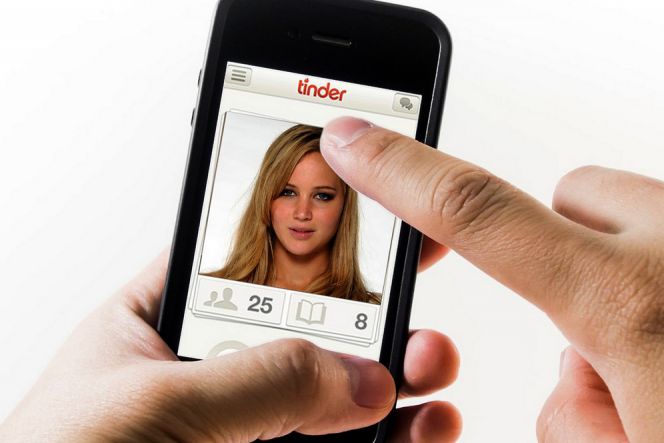 Dengan Tinder, Anda pun bisa menjodohkan teman Anda yang jomblo