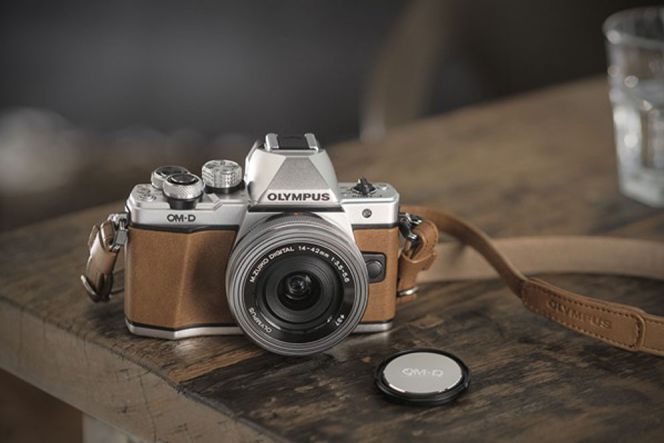 Olympus Fox Brown telah tersedia di toko kesayangan Anda