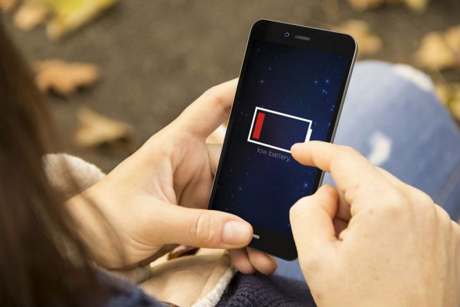 Cara mengisi baterai smartphone lebih cepat tanpa bantuan aplikasi