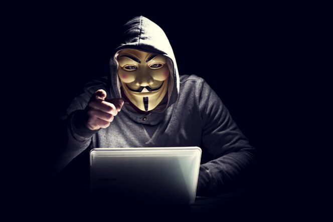 Perang total Anonymous dan Donald Trump telah dimulai!