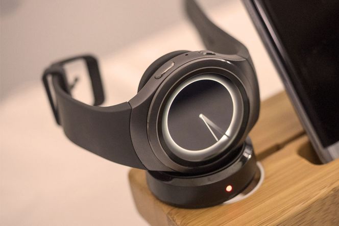 Akhir bulan ini Samsung Gear S2 bisa terhubung ke perangkat iOS?