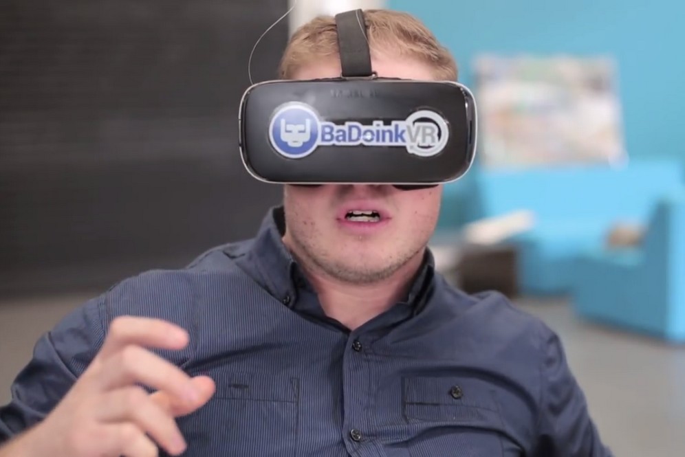 PornHub pun terjun ke dunia virtual reality sambil beri VR porn gratis.