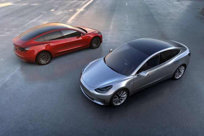 Layar horizontal Tesla Model 3 ternyata besutan LG