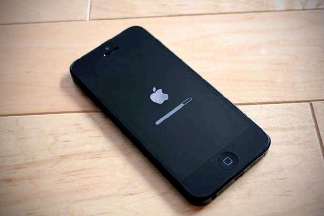 Bukan tanpa alasan Apple merilis iOS 9.3.2 dan WatchOS 2.2.1