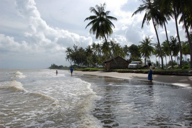 Pesona Pantai Kalimantan Selatan