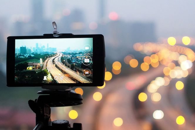 Kamera smartphone makin canggih, kamera compact tergusur?
