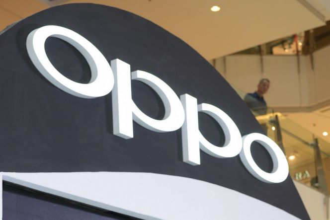 Lari-lari, selfie, lalu dapat Oppo F1 gratis
