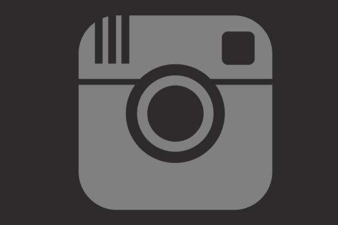 Benarkah Instagram pada iOS berubah jadi monochrome?