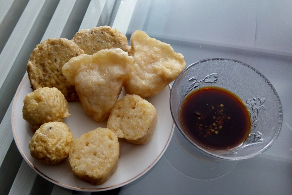 Malang - Merdeka.com | Cita rasa khas Palembang dari Pempek Cek Ani