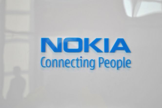 Tak lagi menjanjikan, Microsoft jual Nokia ke anak perusahaan Foxconn