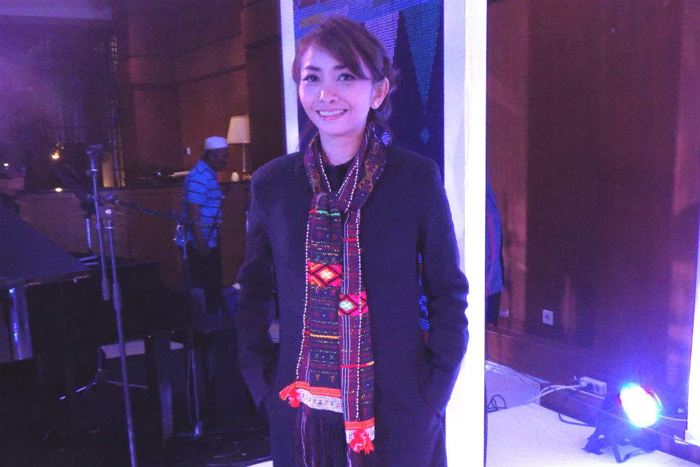 Gaun Pengantin Tenun Sipirok Karya Yunita Harun Dibanderol