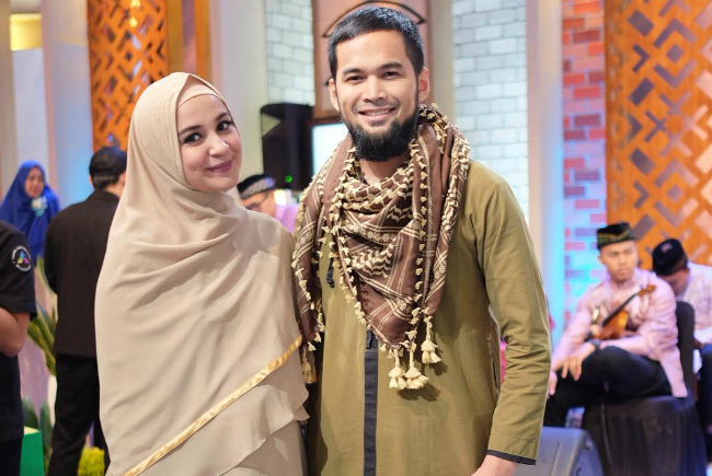 Hasil gambar untuk Tengku Wisnu dan Shireen Sungkar