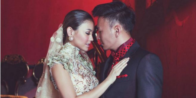  Foto  Mesra Berkebaya Bersama Pacar  Inikah Foto  Prawed 