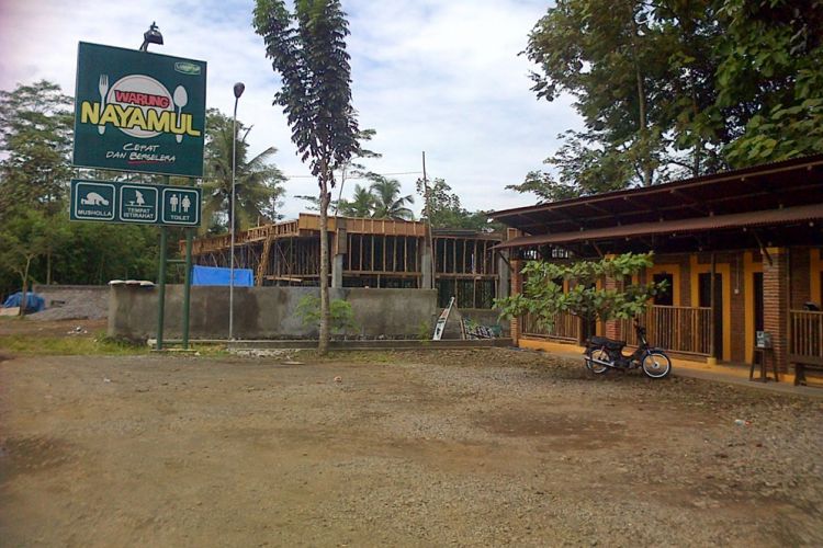 Malang Merdeka com Pesona Menthok Pedas Warung  Nayamul  