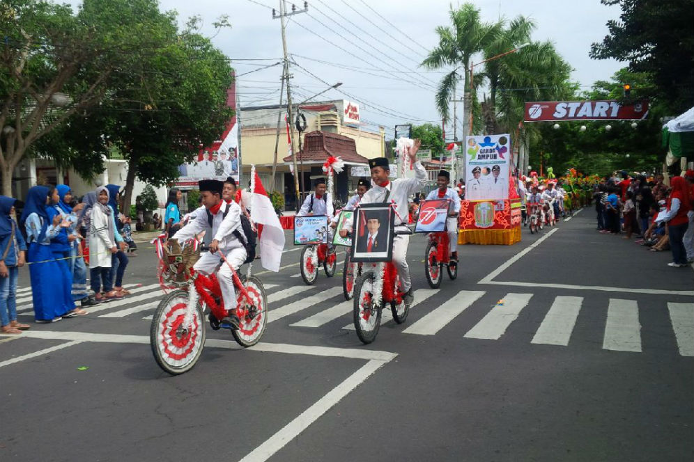 Banyuwangi Merdeka com Diawali Pawai Sepeda  Hias  