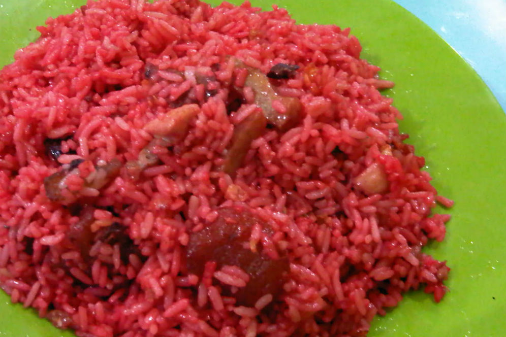 Makassar - Merdeka.com | Cobain, nasi goreng merah khas Makassar