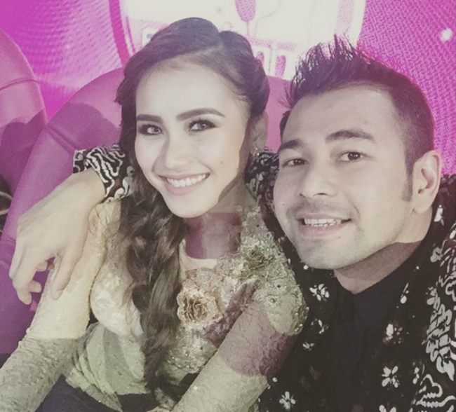 Beredar Gambar Raffi Ahmad Nikahi Ayu Ting Ting  Money.id