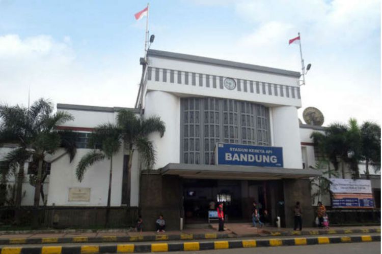 Bandung - Merdeka.com  Harga kaget! Tiket kereta api 