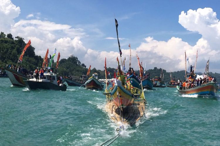 Malang Merdekacom Pesona Tradisi Petik Laut Sendang