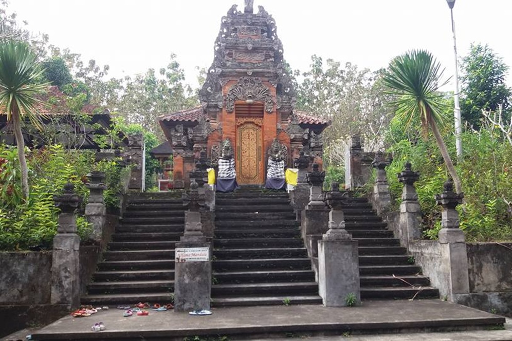 Download Rumah Ibadah Umat Beragama Hindu Background