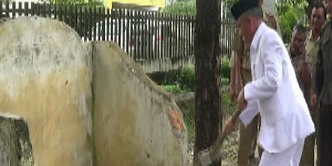 news/2016/11/21/107249/wujudkan-kota-besih-walikota-bongkar-bak-sampah-161121n.jpg