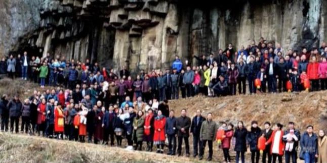 Inilah Jadinya Jika 500 Anggota Keluarga Foto Bersama