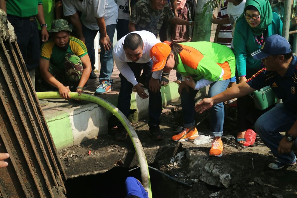 Malang Merdeka com Pimpin Aksi Bersih Abah Anton 