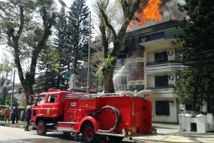 Bandung Merdeka com Setelah mati  lampu  Hotel Puri 