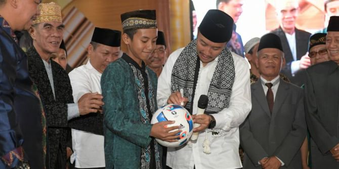 news/2017/06/19/134371/menpora-agama-menganjurkan-berolahraga-170619o.jpg