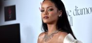 gara-gara foto ini, Rihanna dibilang kayak lagi hamil!!!