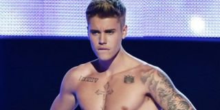 justin bieber ketahuan PEGANG ANUNYA, bikin geli-geli sendiri ah