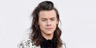 Pacaran sama Harry Styles, model ini dihujat. netizen: Pelacur!!!