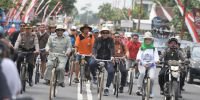 Ikut Gowes pesona Nusantara, Menpora menggunakan sepeda onthel