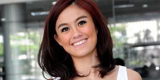 Ramah banget sama fans, netizen bandingkan Agnes Monica dengan Ayu Ting Ting