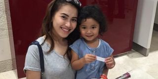 Ngomong bahasa Inggris dengan Bilqis, Ayu Ting Ting tiru-tiru Jedar?