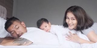 Mirip! Atiqah Sandingkan Foto Salma dan Rio Dewantoro Saat Bayi, Netter Ikutan Gemes!