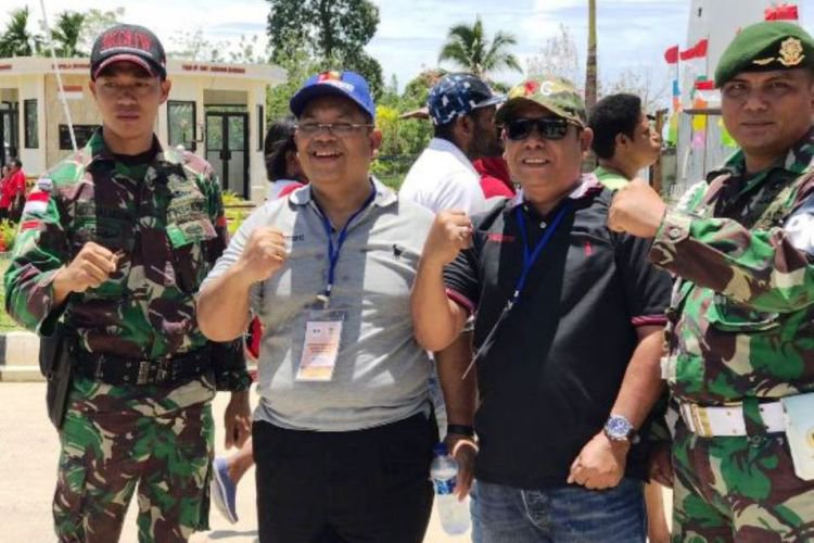 Kunjungi perbatasan RI-PNG, Bupati Ismunandar beri semangat prajurit TNI