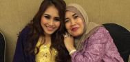 Umi Kalsum Tega Sebut Ayu Ting Ting Dengan Julukan ini, Netter: Gak Bisa Jaga Lisan!